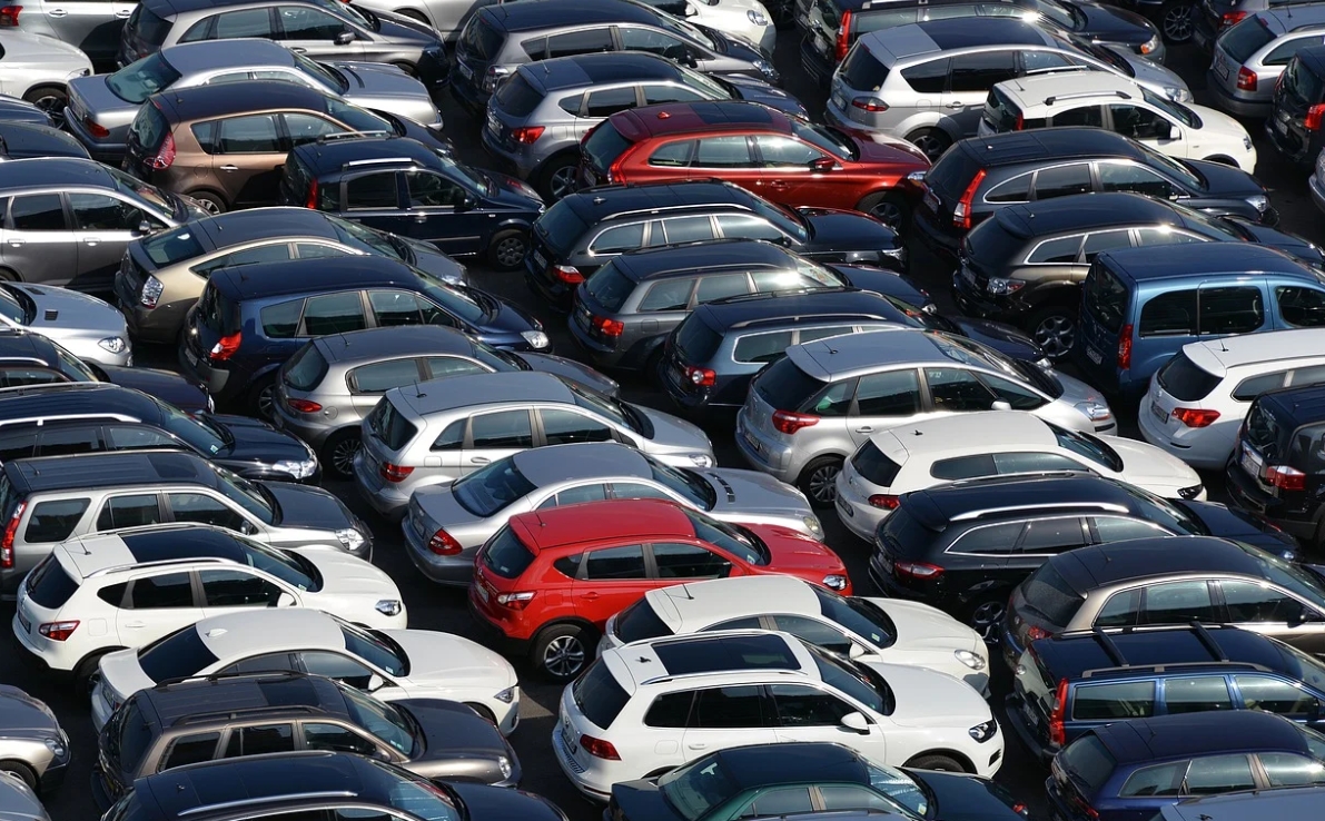 单日新增报废1.3万份 “以旧换新”助力8月新能源环比增长17%